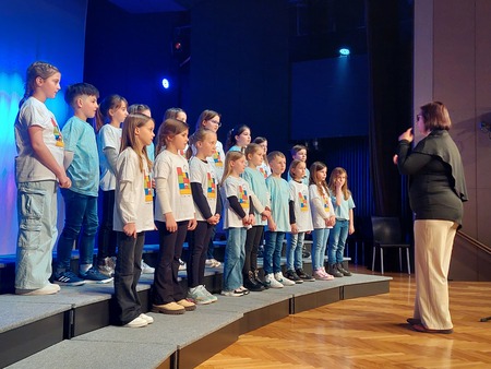 Združeni OPZ OŠ Rudolfa Ukoviča Podgrad in OŠ Jelšane (Tjaša Poklar)